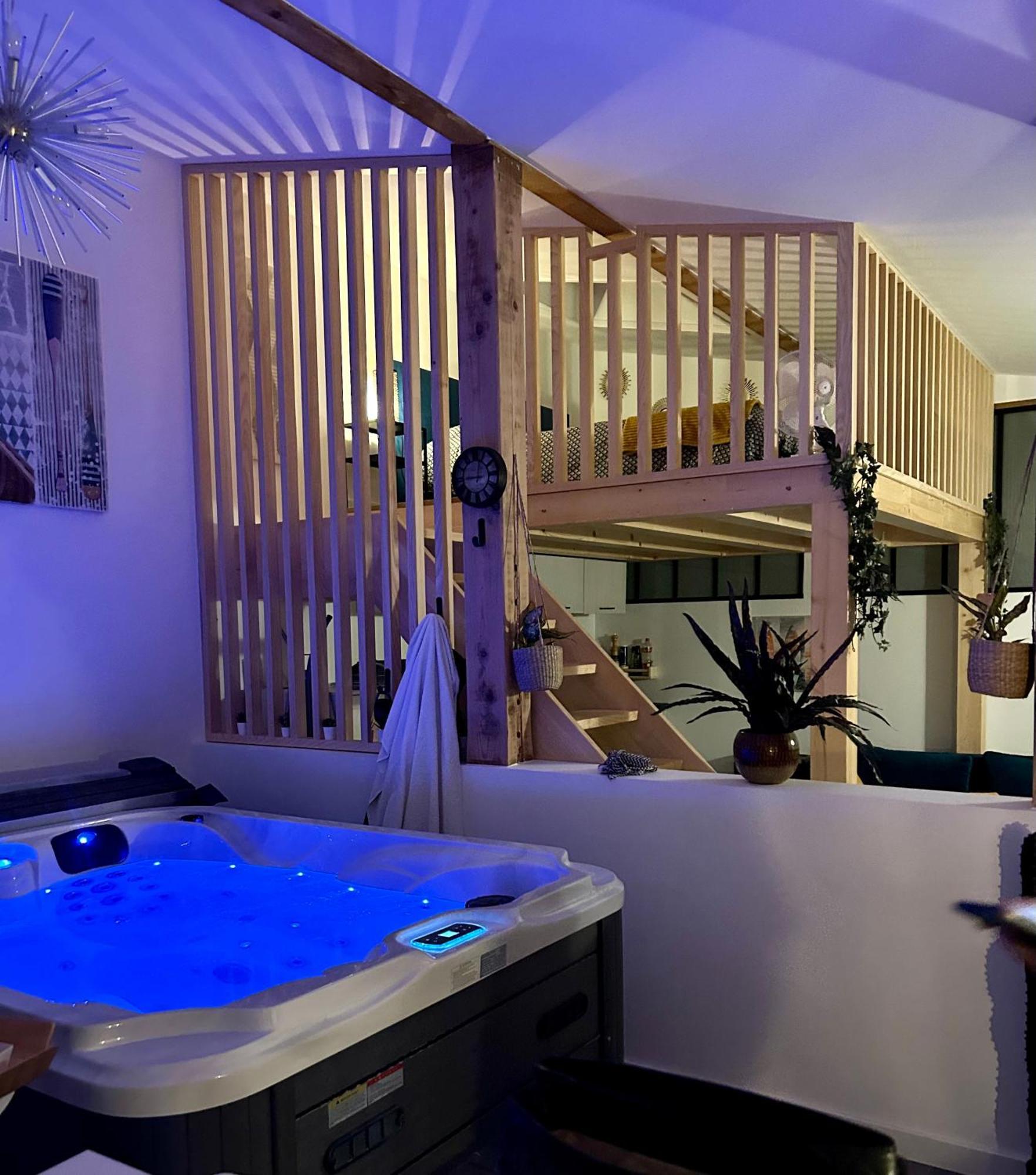 Appartement Loft Avec Jacuzzi Et Terrasse Prives à Sévrier Extérieur photo